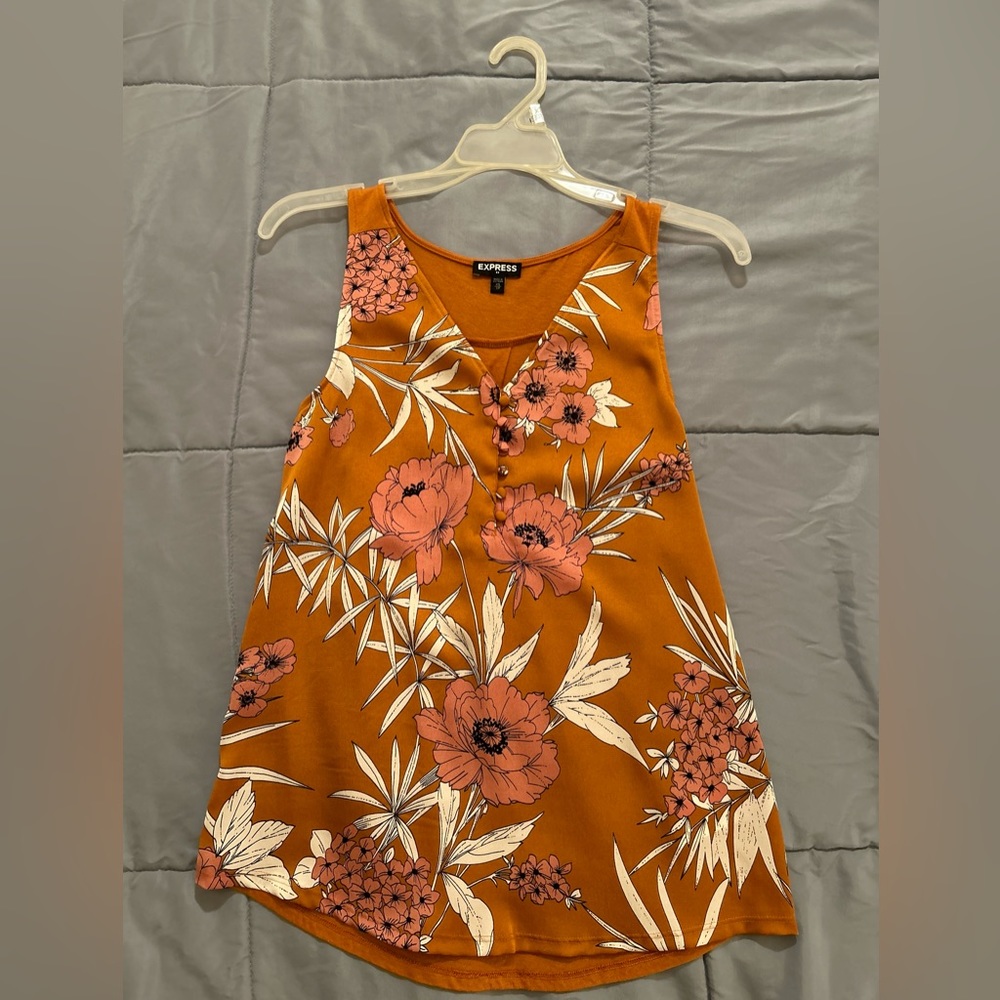 Express Women’s dressy tank